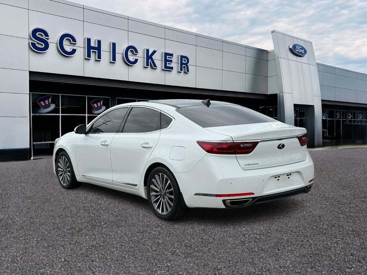 Kia Cadenza Vehicle Full-screen Gallery Image 03