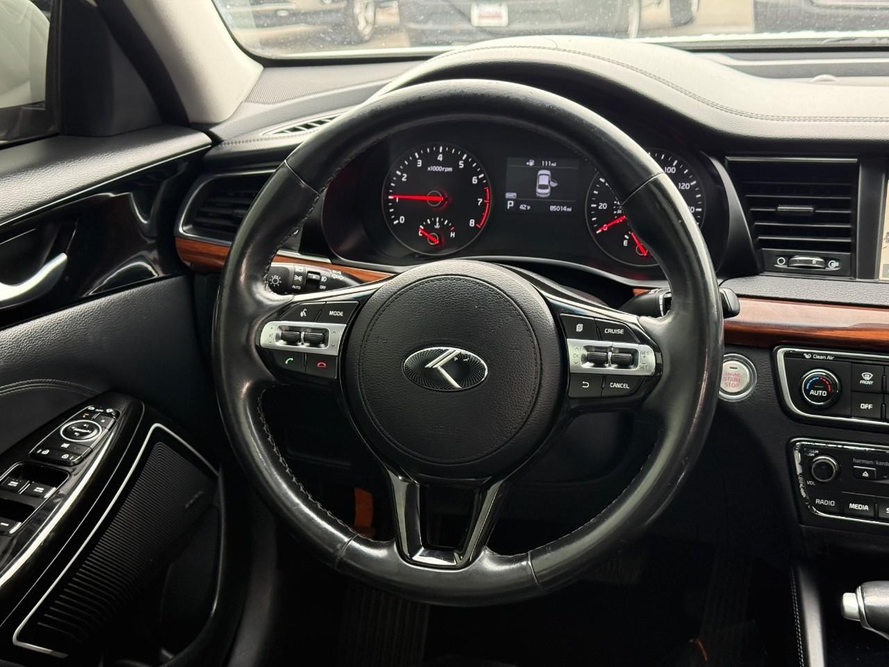 Kia Cadenza Vehicle Full-screen Gallery Image 11