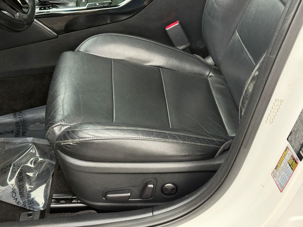 Kia Cadenza Vehicle Full-screen Gallery Image 16