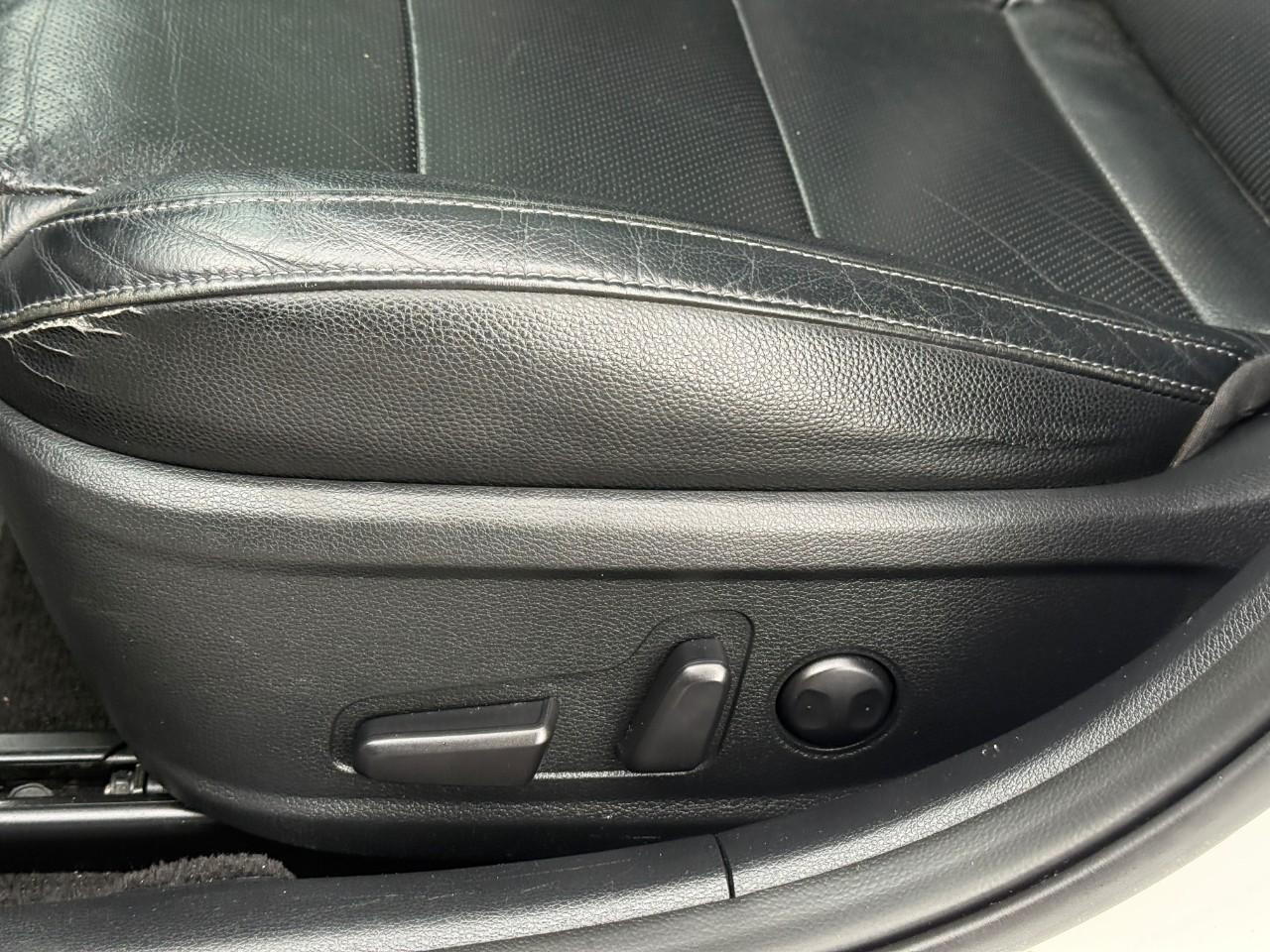 Kia Cadenza Vehicle Full-screen Gallery Image 17