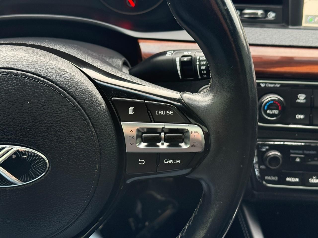 Kia Cadenza Vehicle Full-screen Gallery Image 19