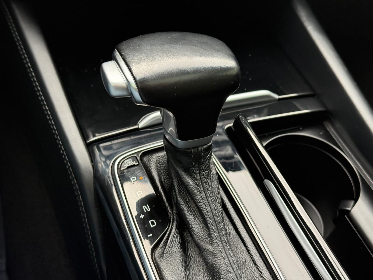 Kia Cadenza Vehicle Full-screen Gallery Image 21