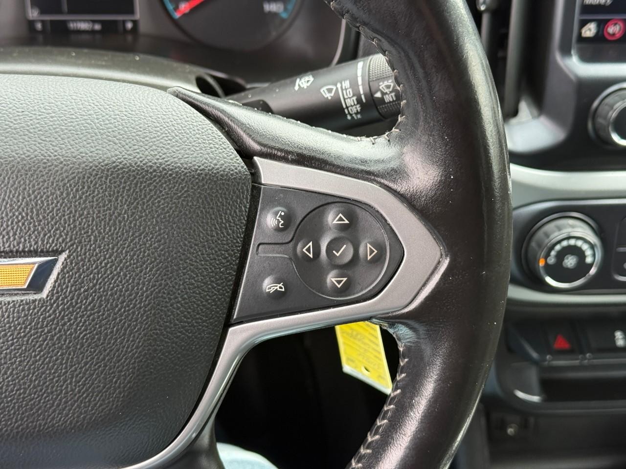 Chevrolet Colorado Vehicle Full-screen Gallery Image 21