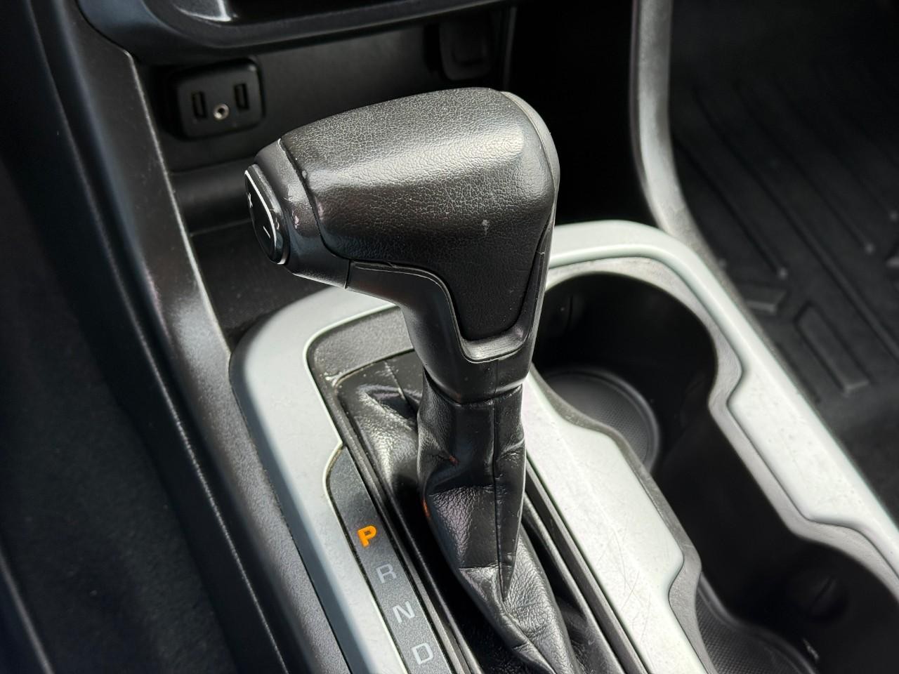 Chevrolet Colorado Vehicle Full-screen Gallery Image 23