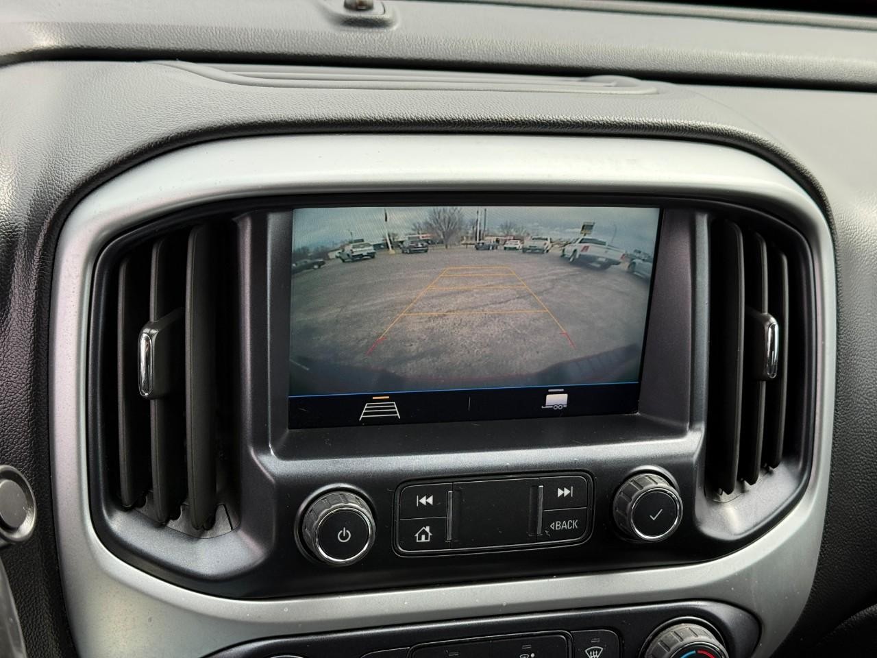 Chevrolet Colorado Vehicle Full-screen Gallery Image 24