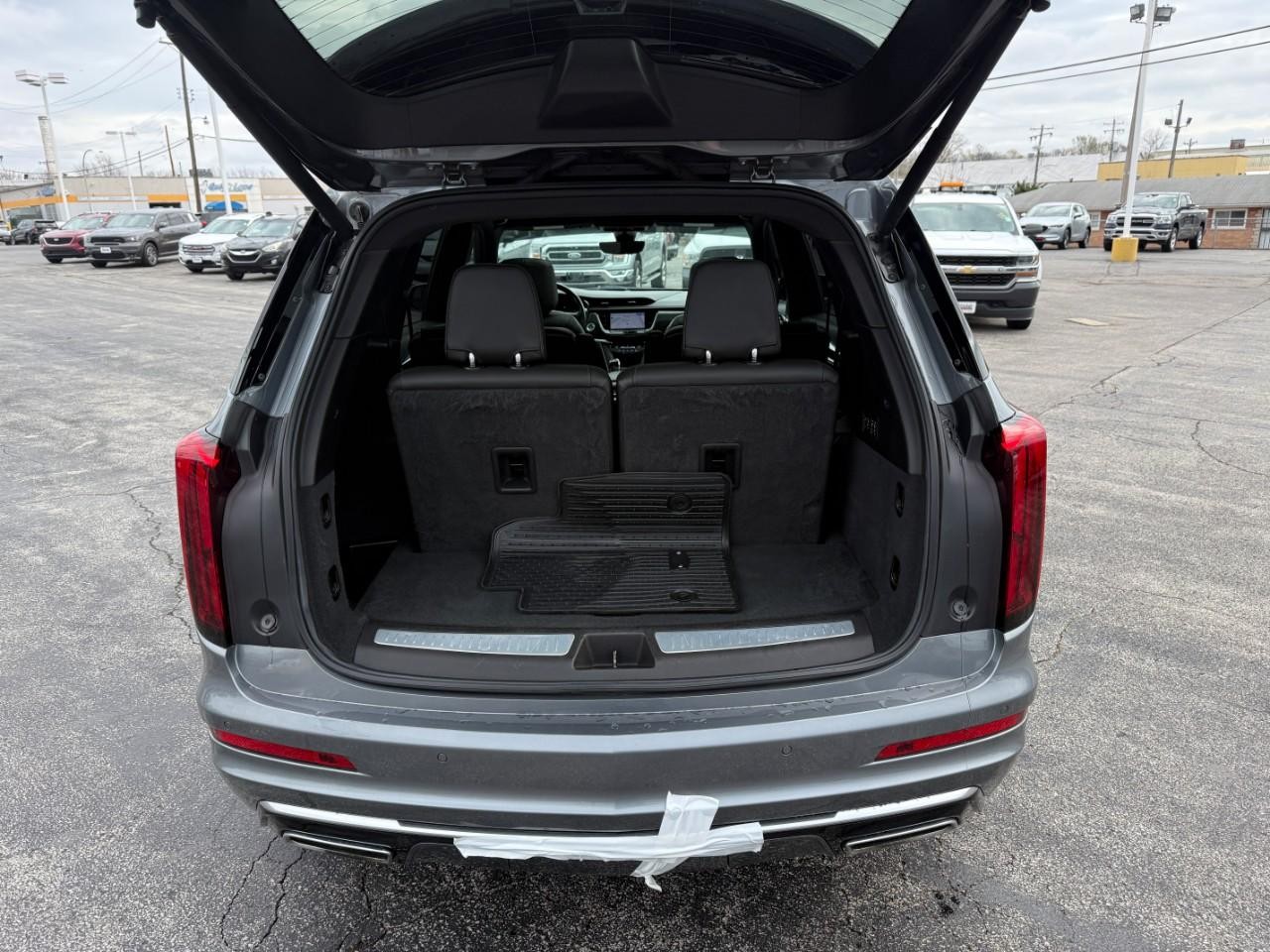 Cadillac XT6 Vehicle Full-screen Gallery Image 07