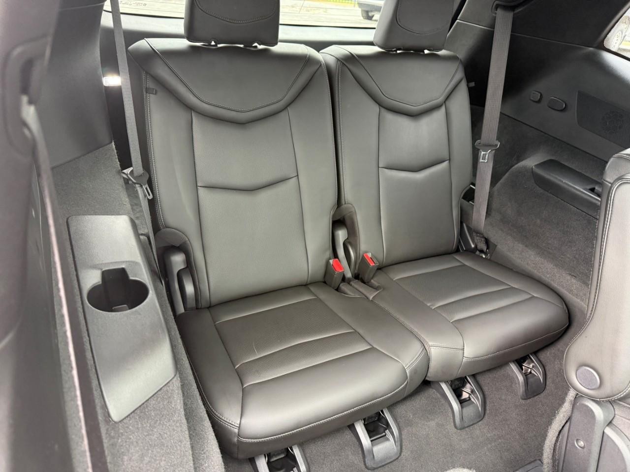 Cadillac XT6 Vehicle Full-screen Gallery Image 12