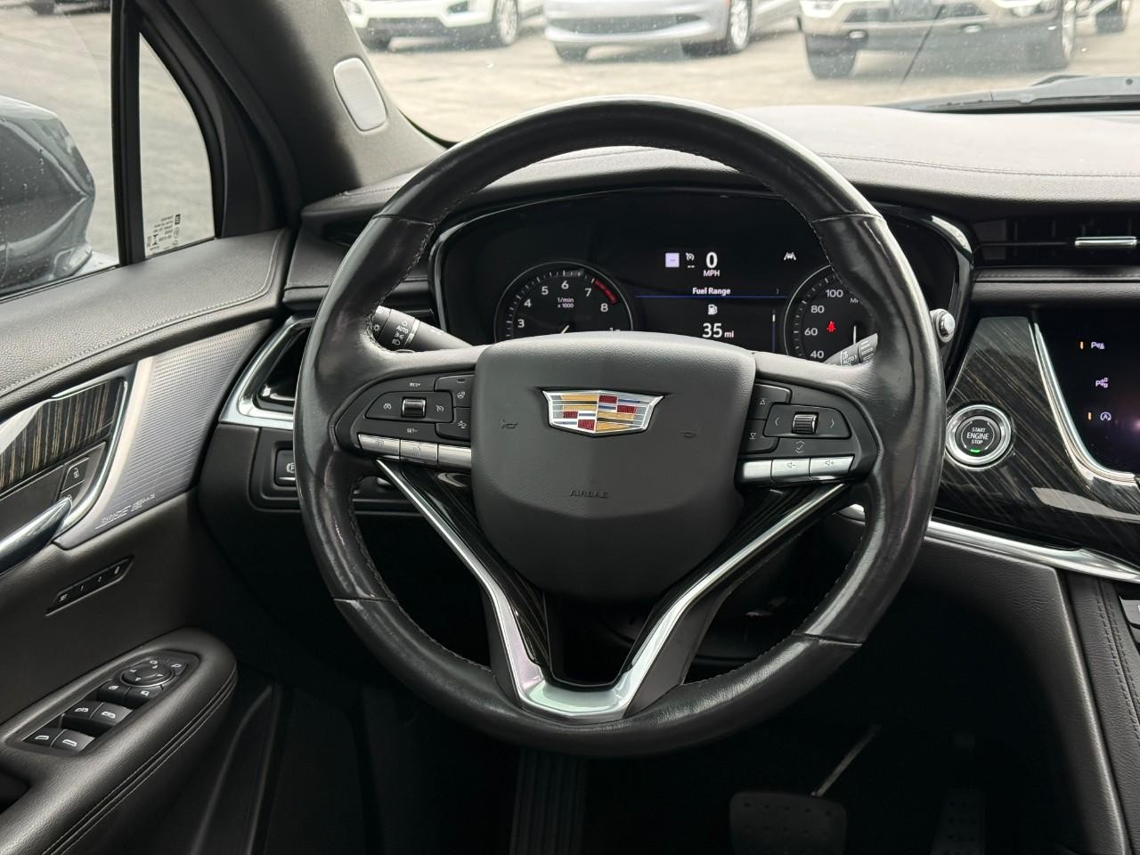 Cadillac XT6 Vehicle Full-screen Gallery Image 14