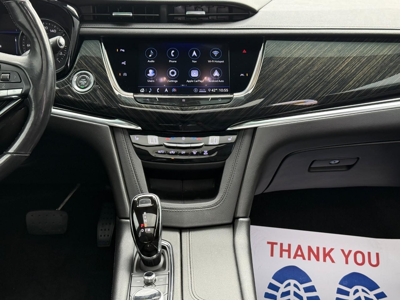 Cadillac XT6 Vehicle Full-screen Gallery Image 16