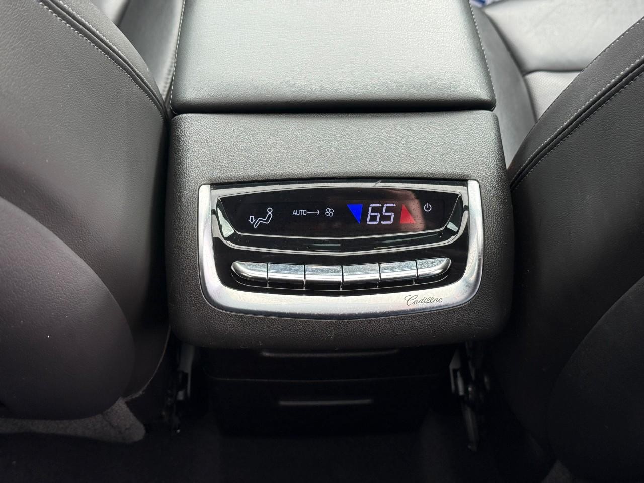 Cadillac XT6 Vehicle Full-screen Gallery Image 18