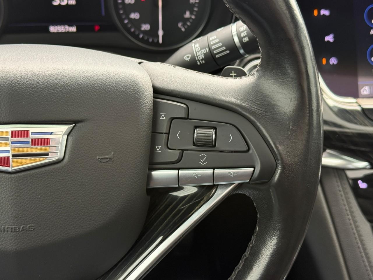 Cadillac XT6 Vehicle Full-screen Gallery Image 24