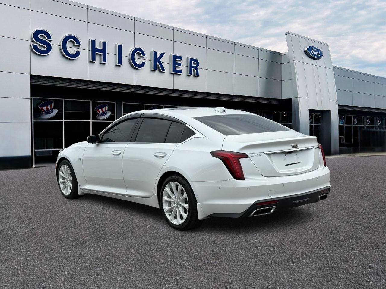 Cadillac CT5 Vehicle Full-screen Gallery Image 03