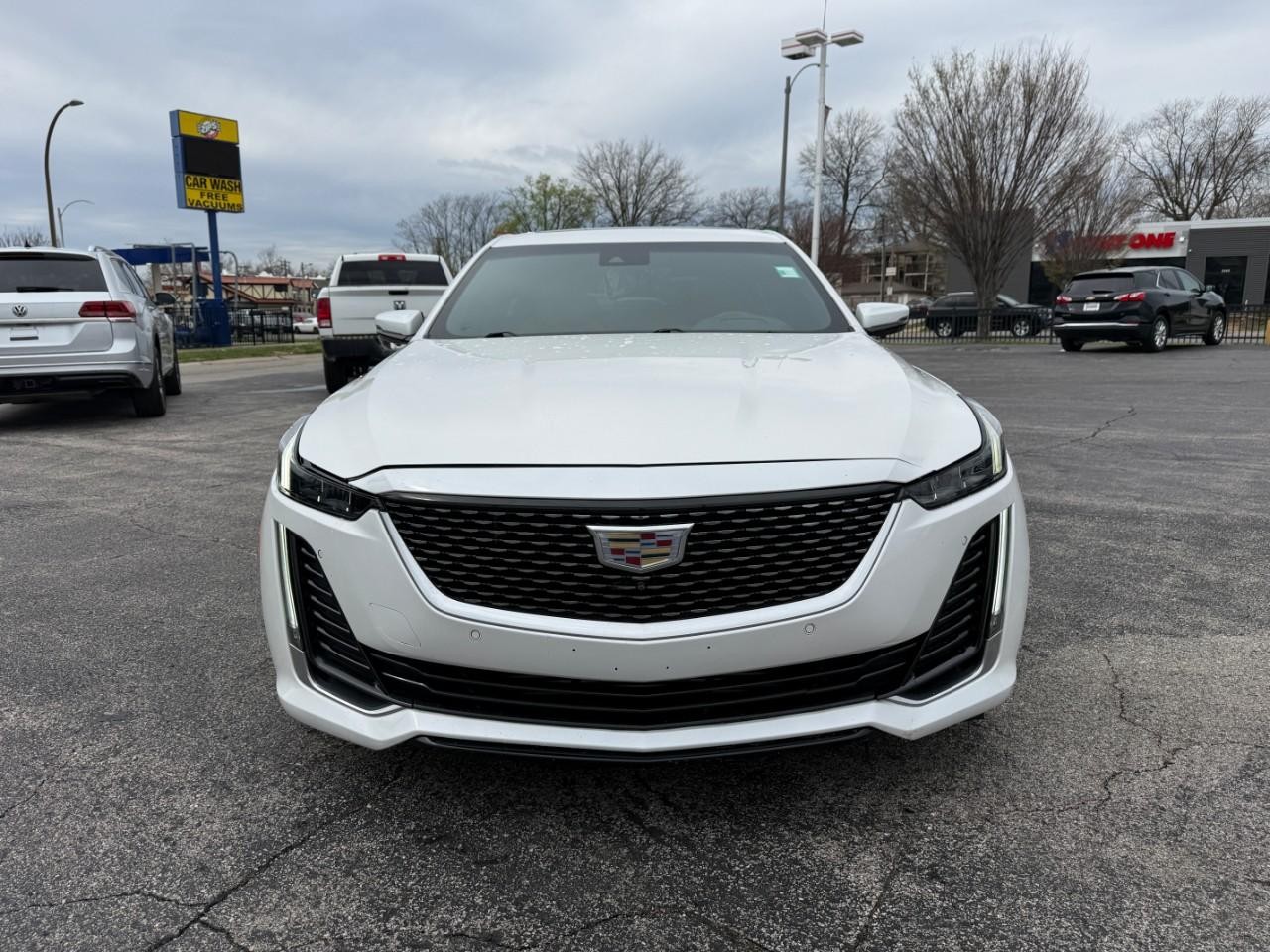 Cadillac CT5 Vehicle Full-screen Gallery Image 09