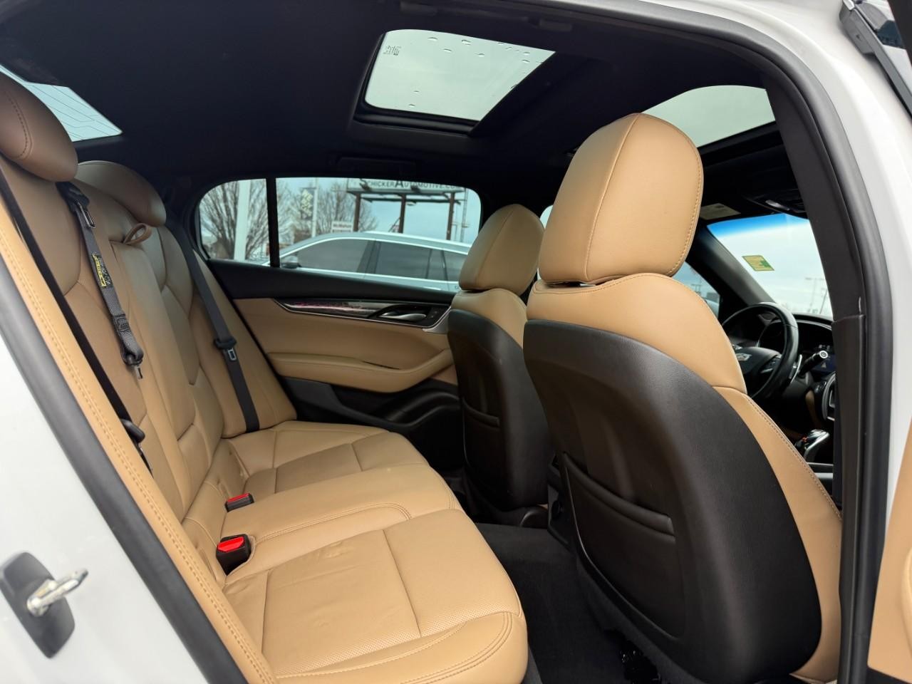 Cadillac CT5 Vehicle Full-screen Gallery Image 10