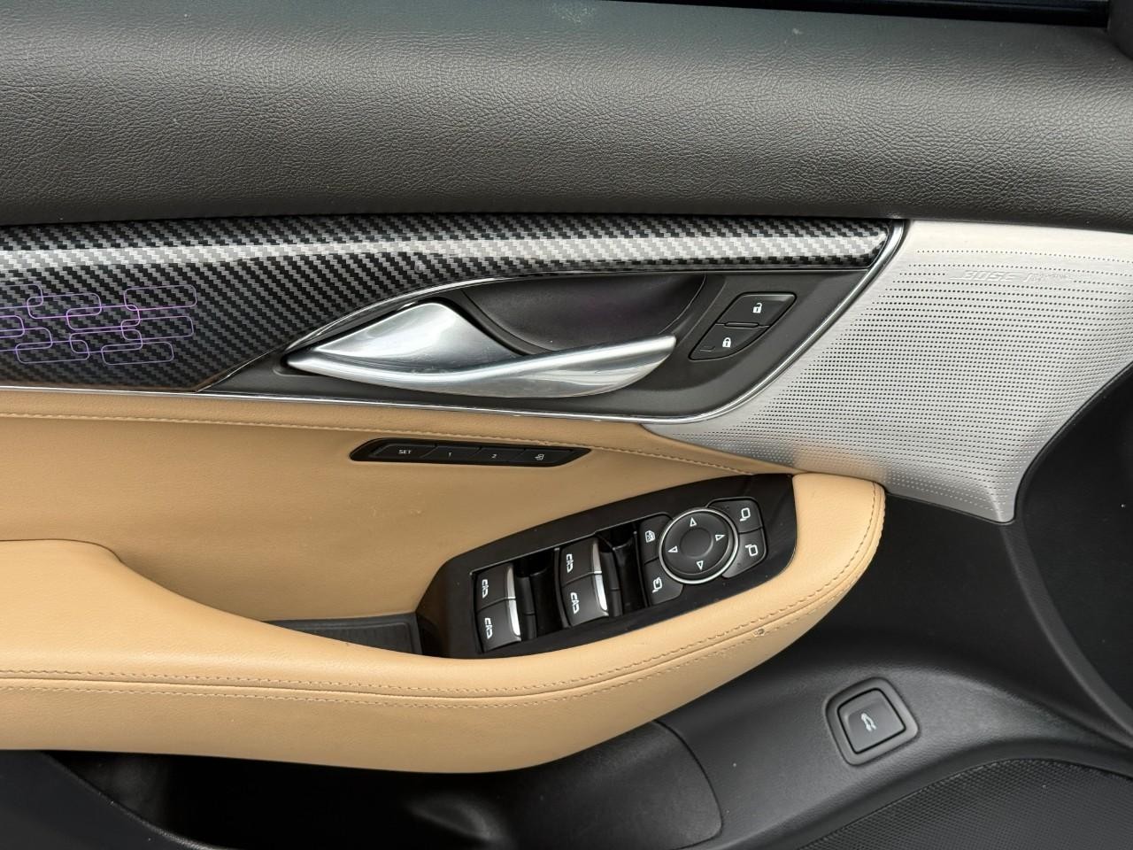 Cadillac CT5 Vehicle Full-screen Gallery Image 14