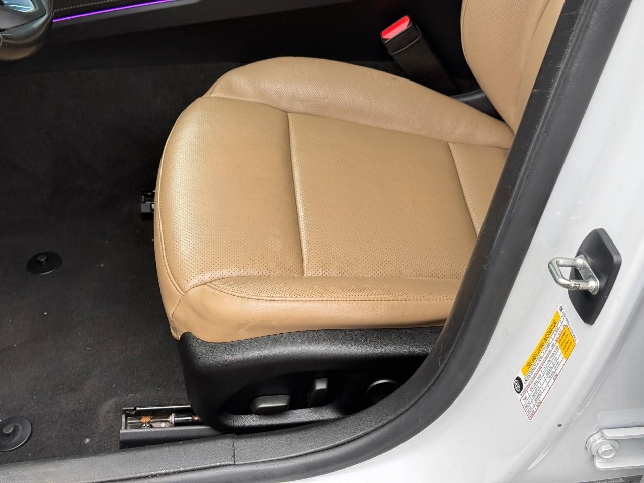 Cadillac CT5 Vehicle Full-screen Gallery Image 16