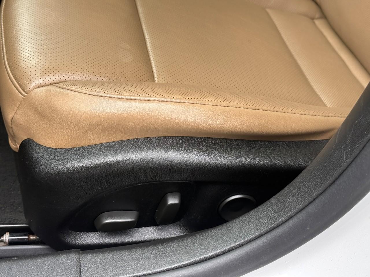 Cadillac CT5 Vehicle Full-screen Gallery Image 17