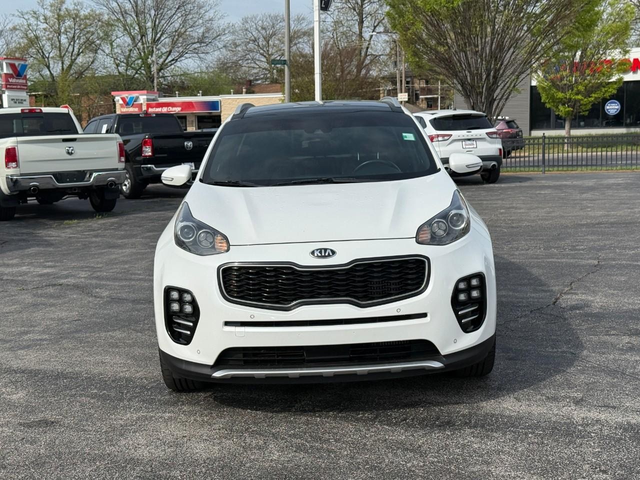 Kia Sportage Vehicle Full-screen Gallery Image 06