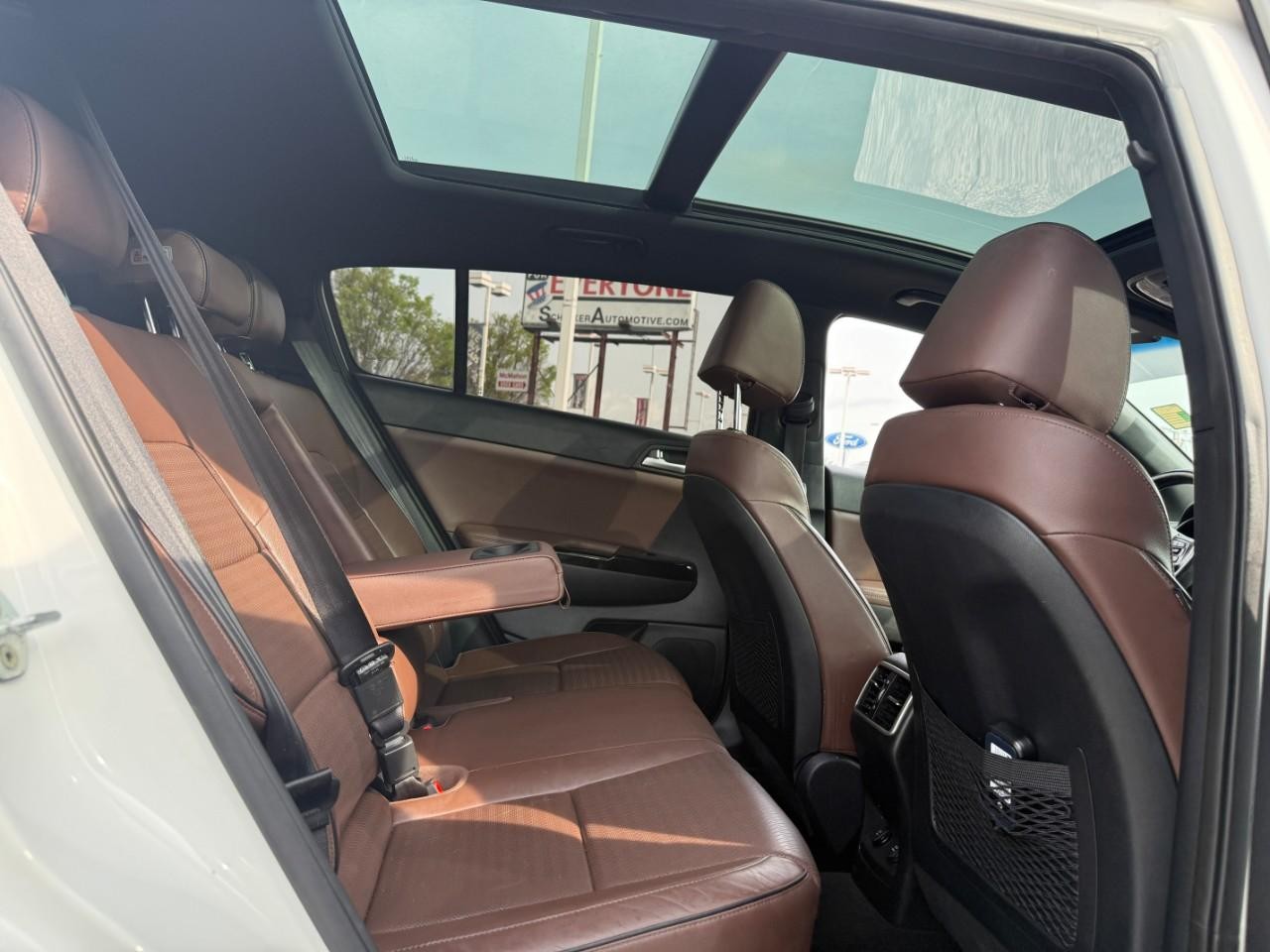 Kia Sportage Vehicle Full-screen Gallery Image 11