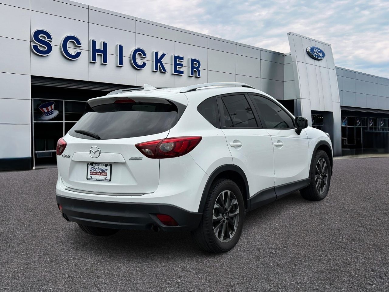 Mazda CX-5 Vehicle Full-screen Gallery Image 02