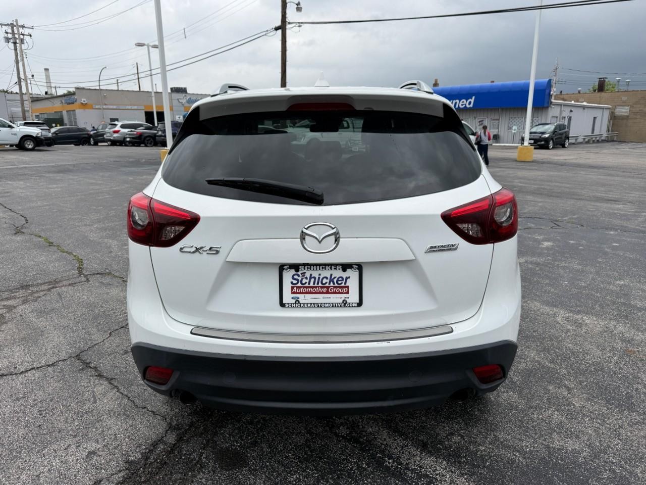 Mazda CX-5 Vehicle Full-screen Gallery Image 09
