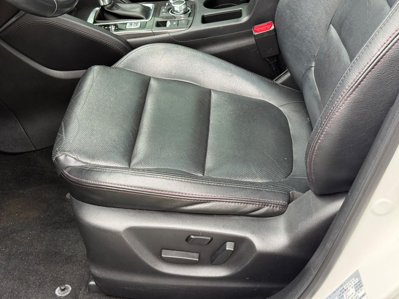 Mazda CX-5 Vehicle Full-screen Gallery Image 17