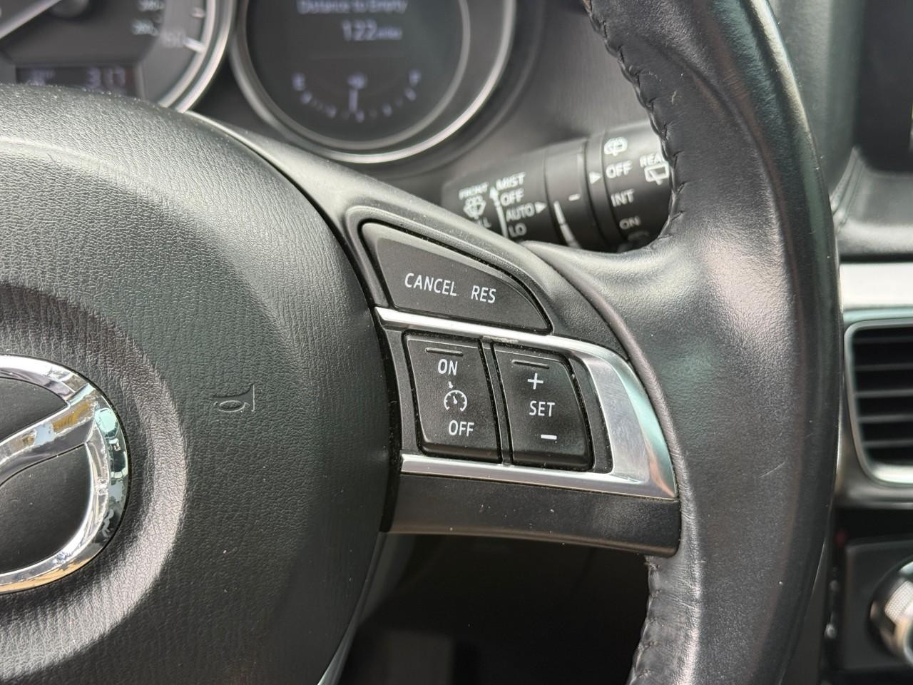 Mazda CX-5 Vehicle Full-screen Gallery Image 20