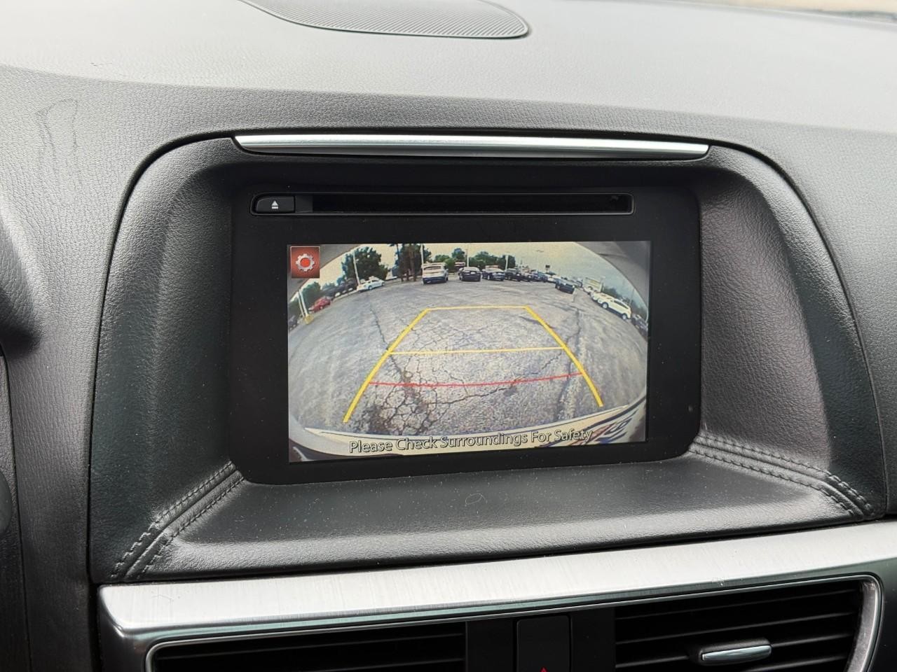 Mazda CX-5 Vehicle Full-screen Gallery Image 23