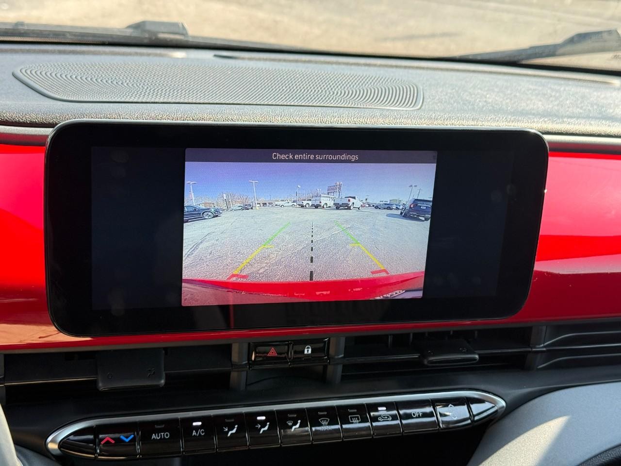 FIAT 500e Vehicle Full-screen Gallery Image 18