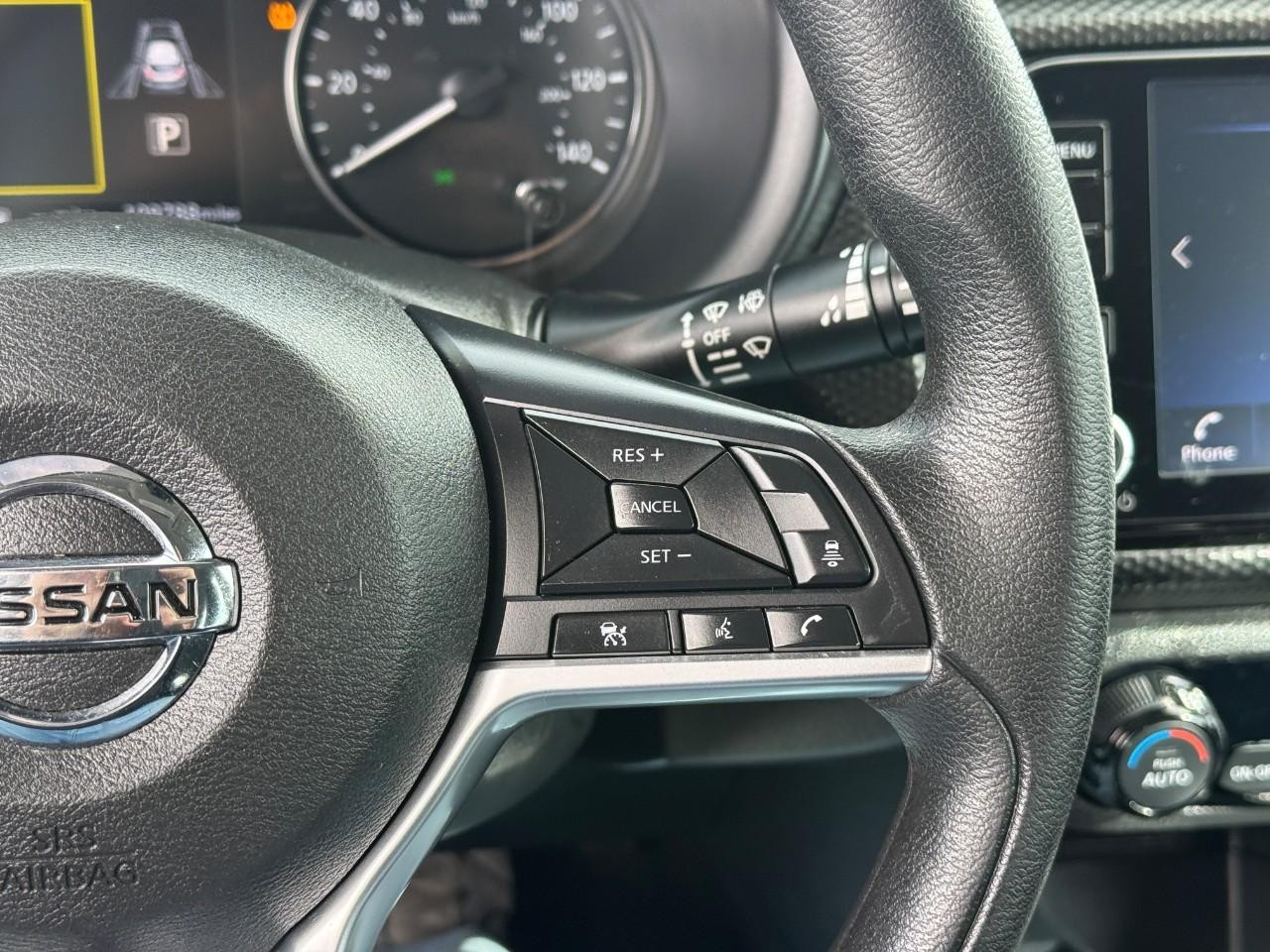 Nissan Kicks Vehicle Full-screen Gallery Image 20