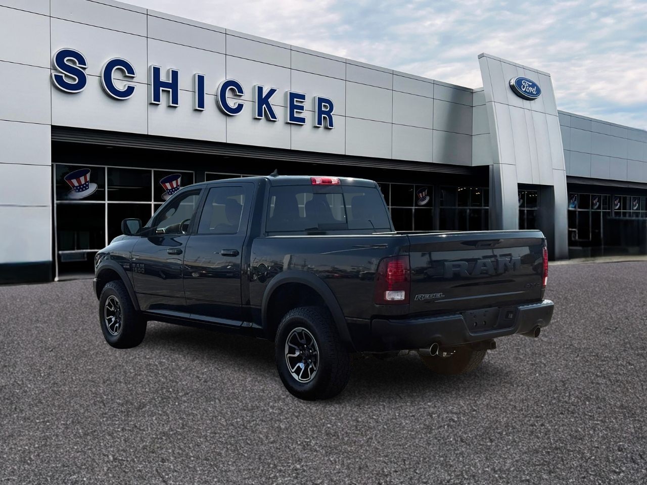 Ram 1500 Vehicle Full-screen Gallery Image 03