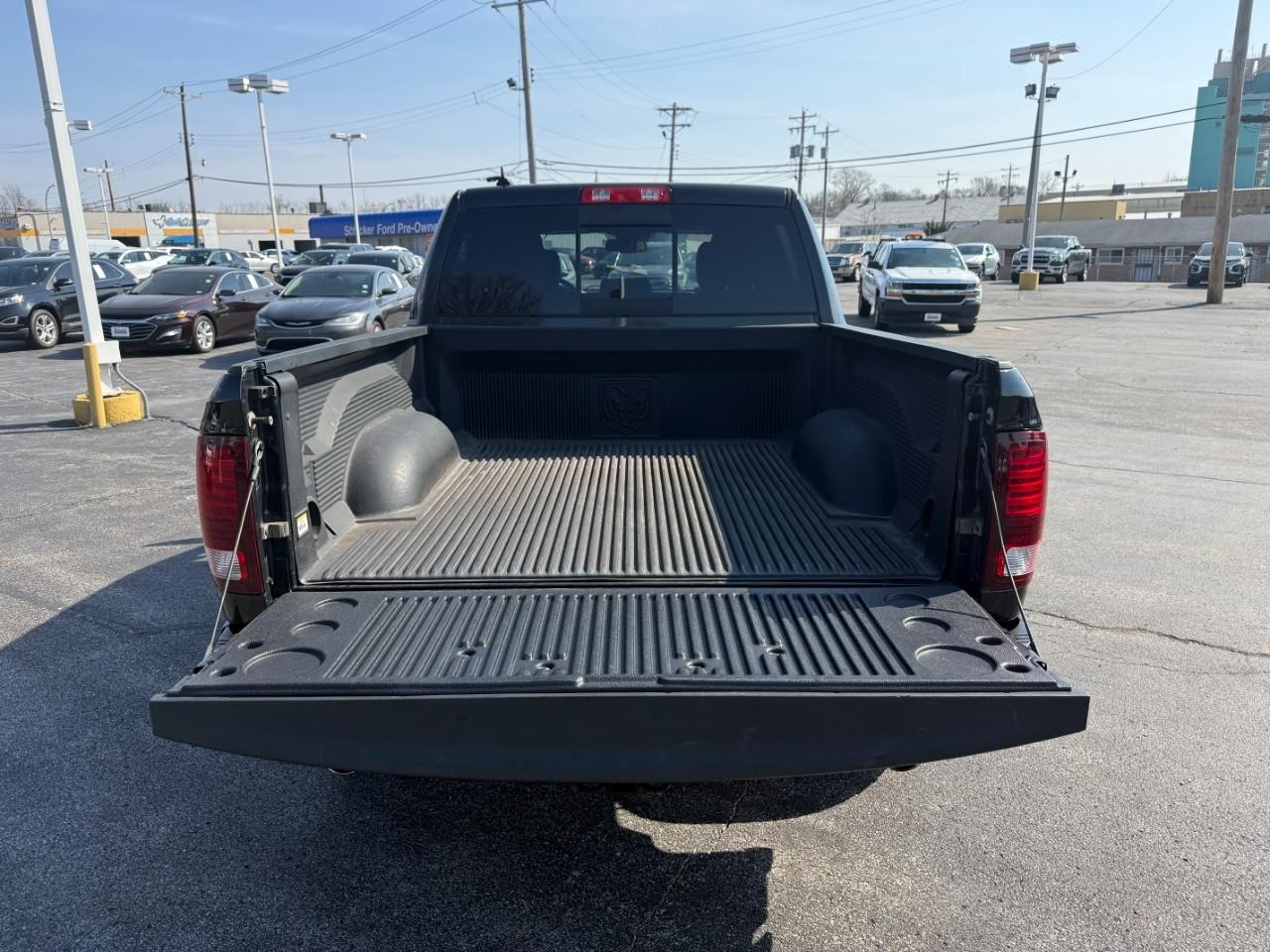 Ram 1500 Vehicle Full-screen Gallery Image 07