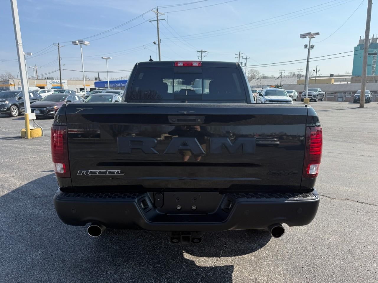 Ram 1500 Vehicle Full-screen Gallery Image 08