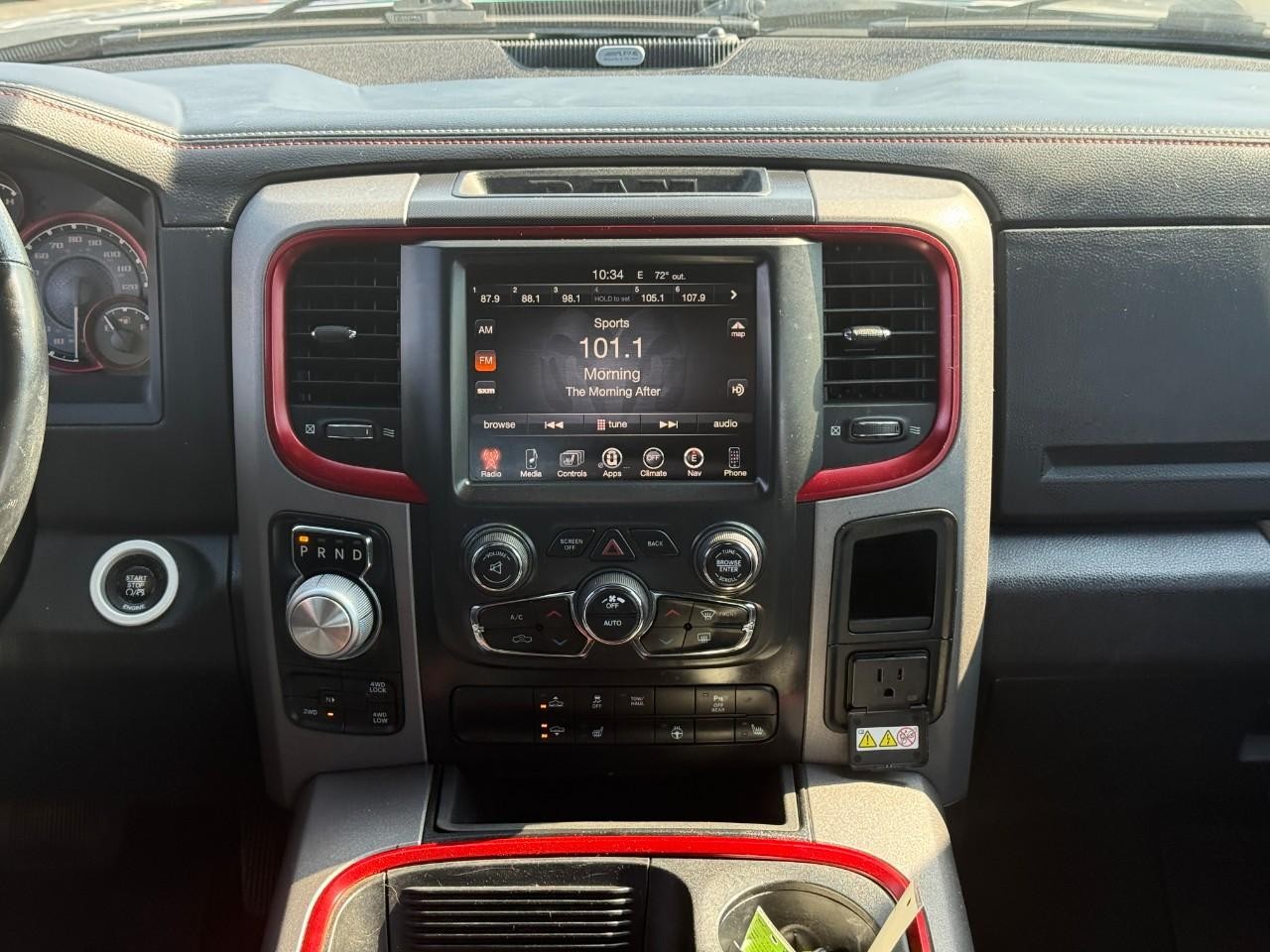 Ram 1500 Vehicle Full-screen Gallery Image 13