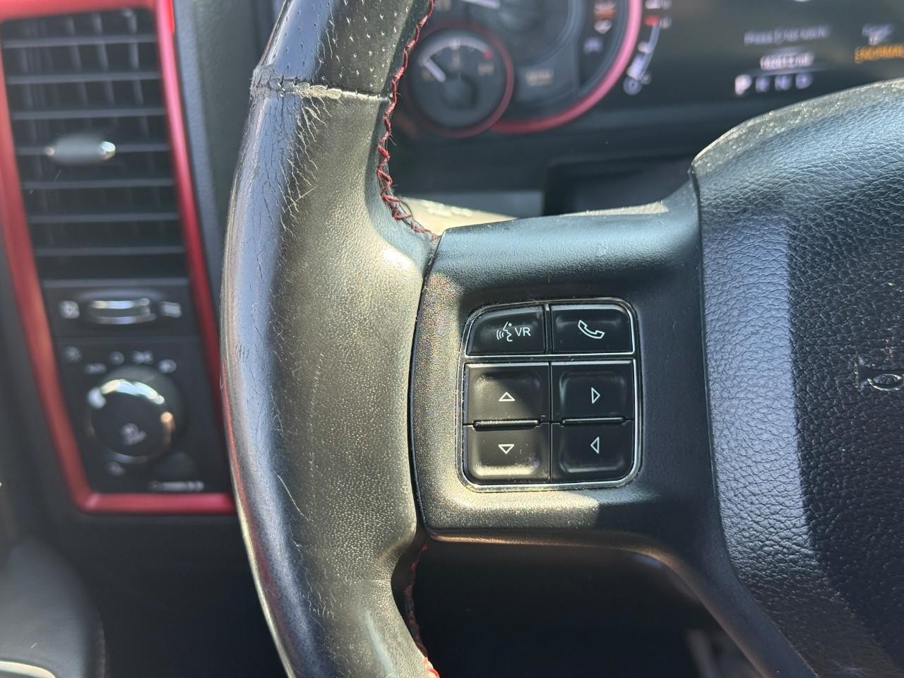 Ram 1500 Vehicle Full-screen Gallery Image 18