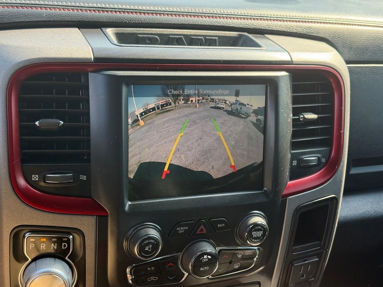 Ram 1500 Vehicle Full-screen Gallery Image 23