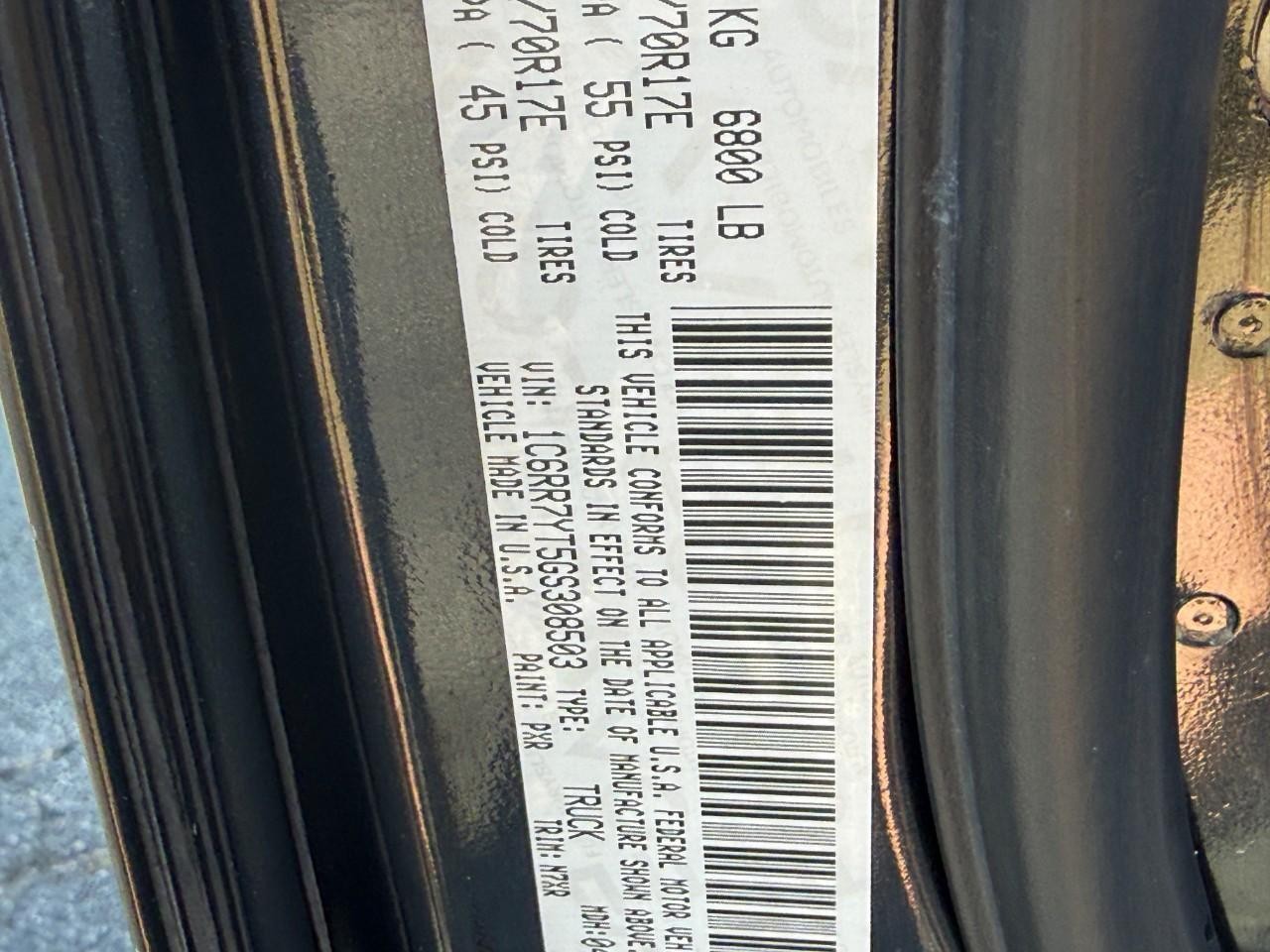 Ram 1500 Vehicle Full-screen Gallery Image 24