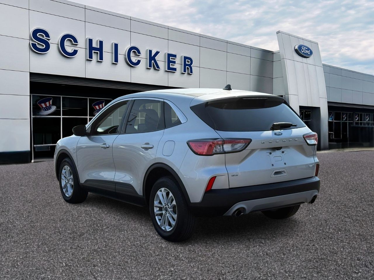 Ford Escape Vehicle Full-screen Gallery Image 03