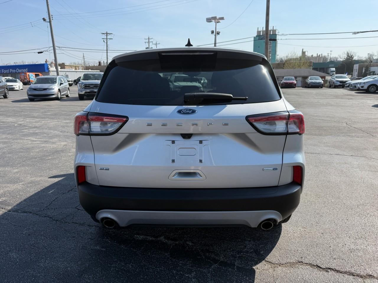 Ford Escape Vehicle Full-screen Gallery Image 08