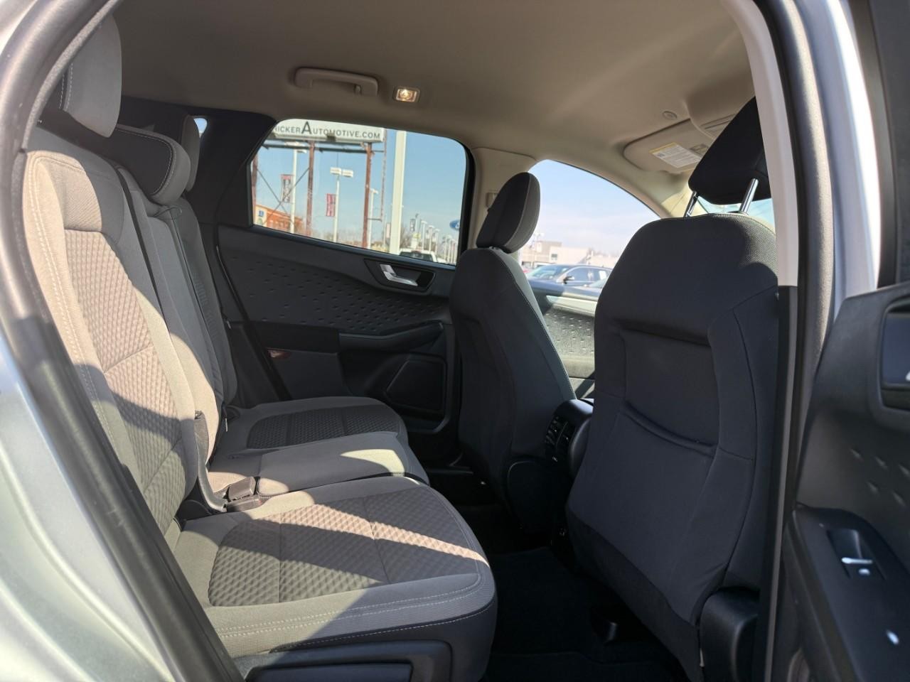 Ford Escape Vehicle Full-screen Gallery Image 10