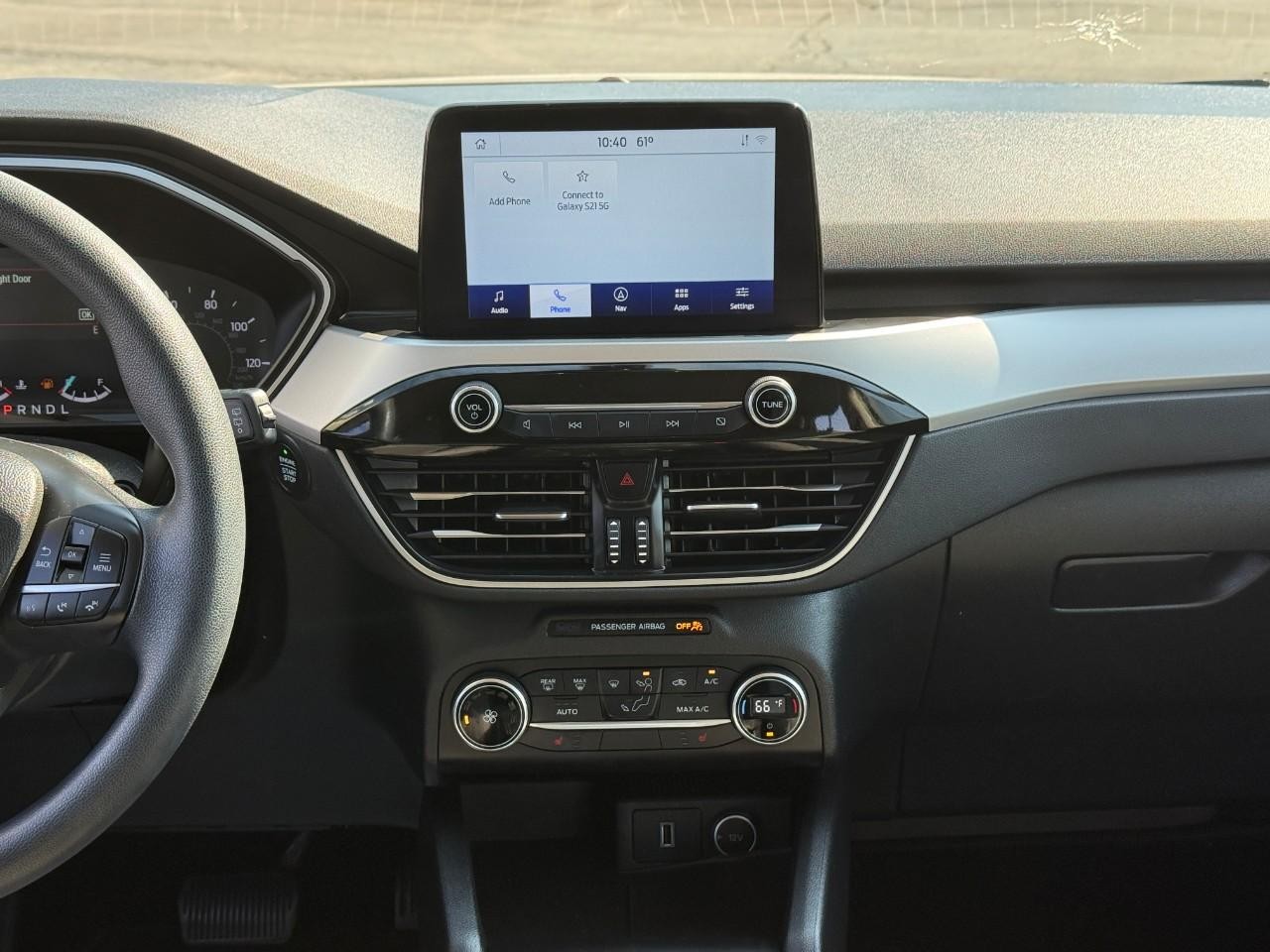 Ford Escape Vehicle Full-screen Gallery Image 13