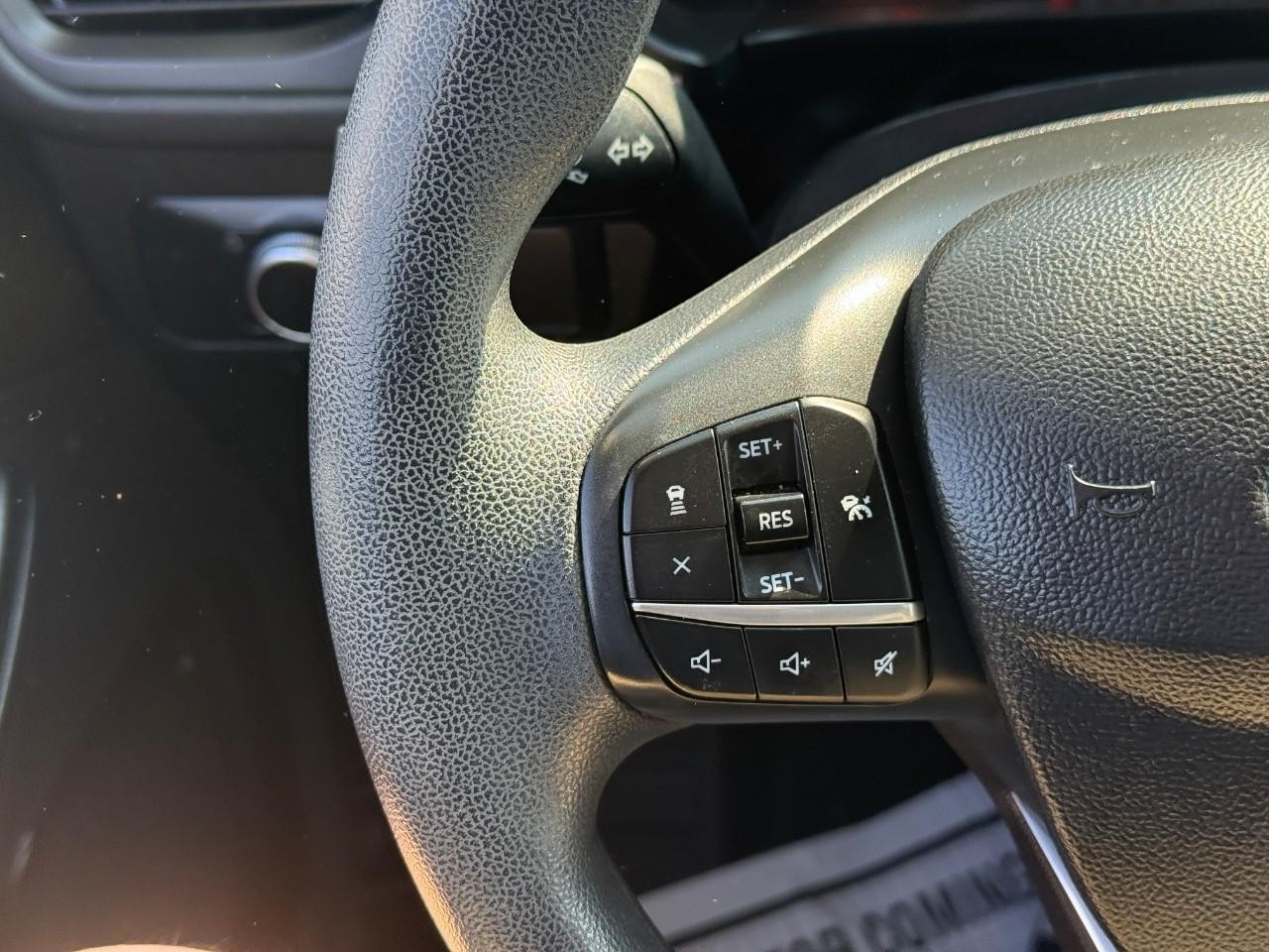 Ford Escape Vehicle Full-screen Gallery Image 19