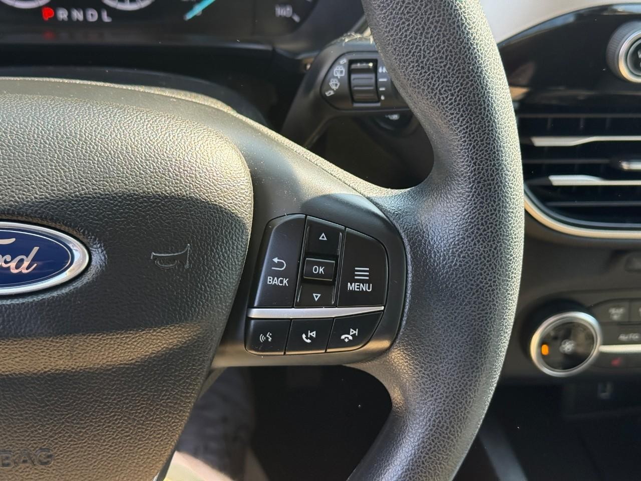 Ford Escape Vehicle Full-screen Gallery Image 20