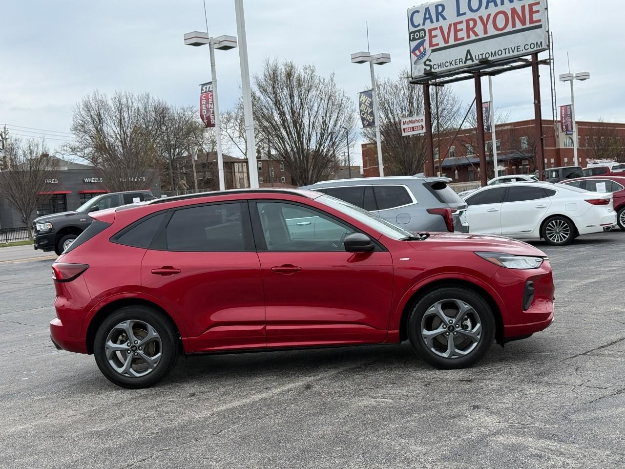 Ford Escape Vehicle Full-screen Gallery Image 05