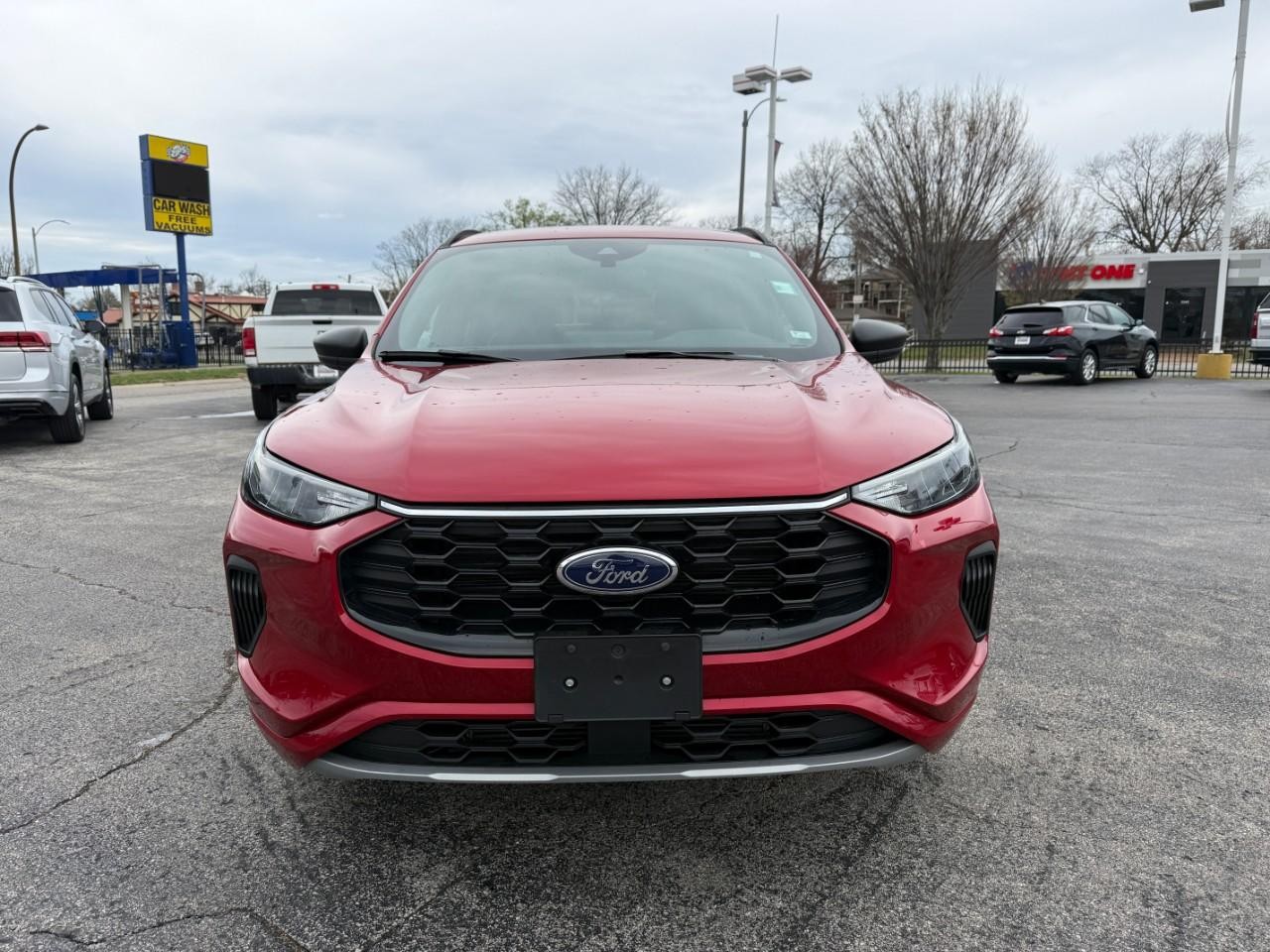 Ford Escape Vehicle Full-screen Gallery Image 09