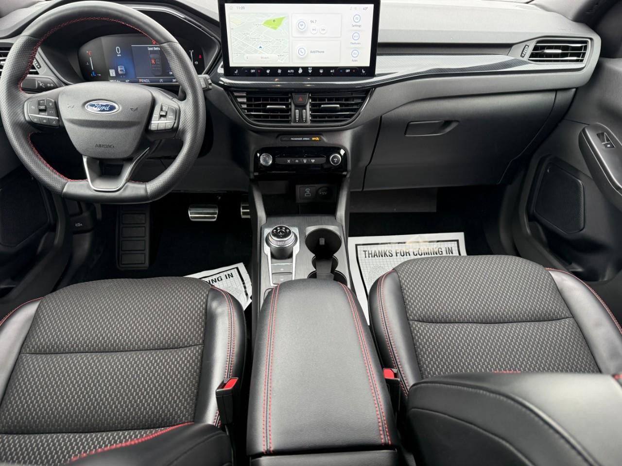 Ford Escape Vehicle Full-screen Gallery Image 11