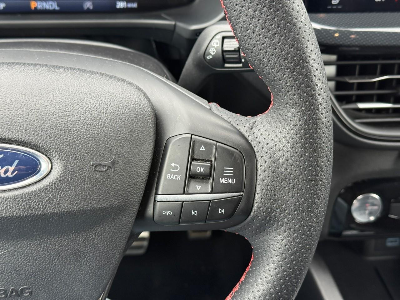 Ford Escape Vehicle Full-screen Gallery Image 20