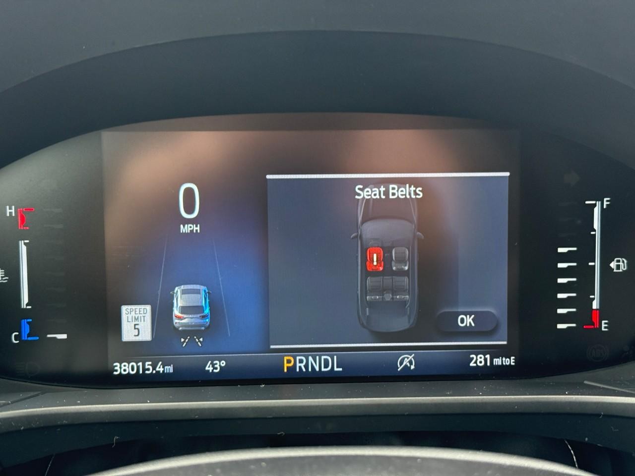 Ford Escape Vehicle Full-screen Gallery Image 23