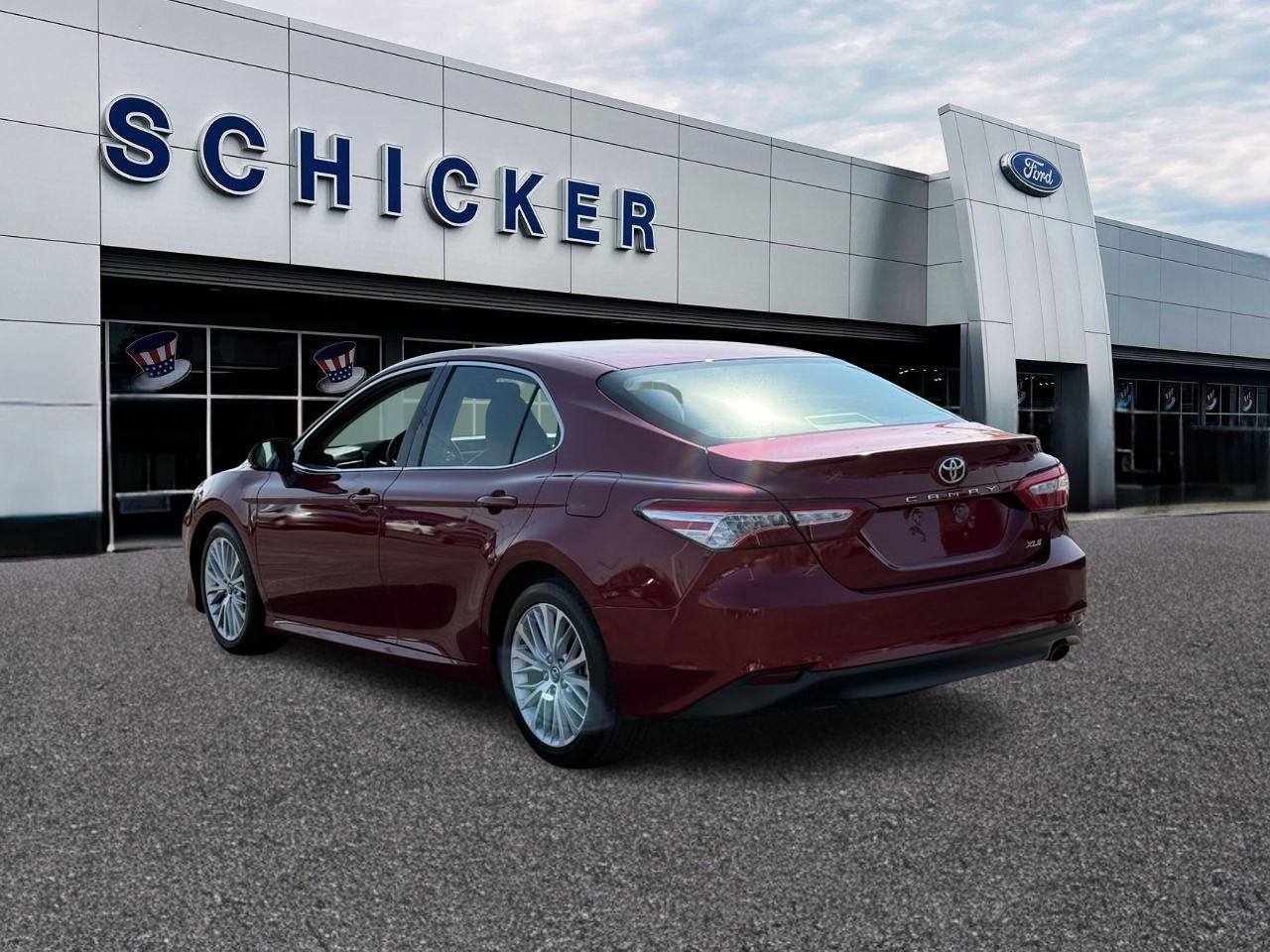 Toyota Camry Vehicle Full-screen Gallery Image 04