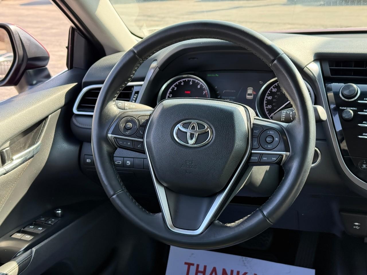 Toyota Camry Vehicle Full-screen Gallery Image 12